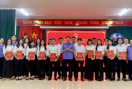 Viện kiểm sát nhân dân tỉnh Bắc Giang tổ chức Lễ công bố và trao Quyết định tuyển dụng và điều động công chức đợt 2 năm 2023